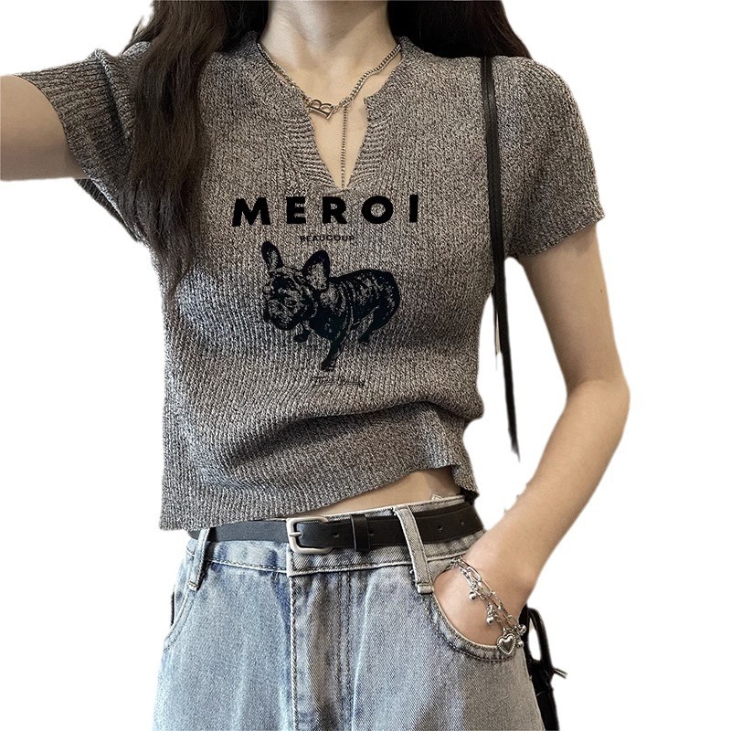 正肩v领短袖t恤女装夏季新款设计感小众辣妹修身短款针织小衫上衣
